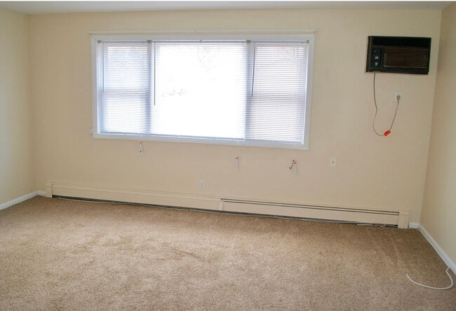 Foto del edificio - 24119 W Hazelcrest Dr