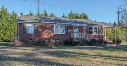 Building Photo - 204 Brushwood Rd