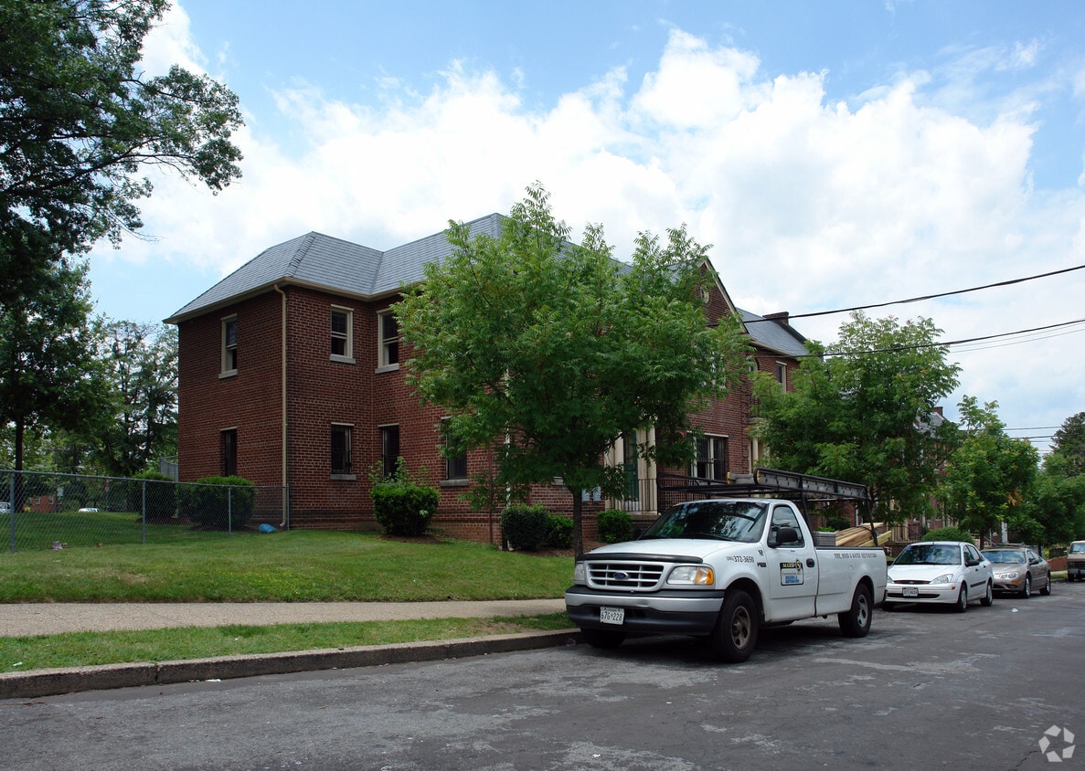 Primary Photo - 2941-2943 Nelson Pl SE