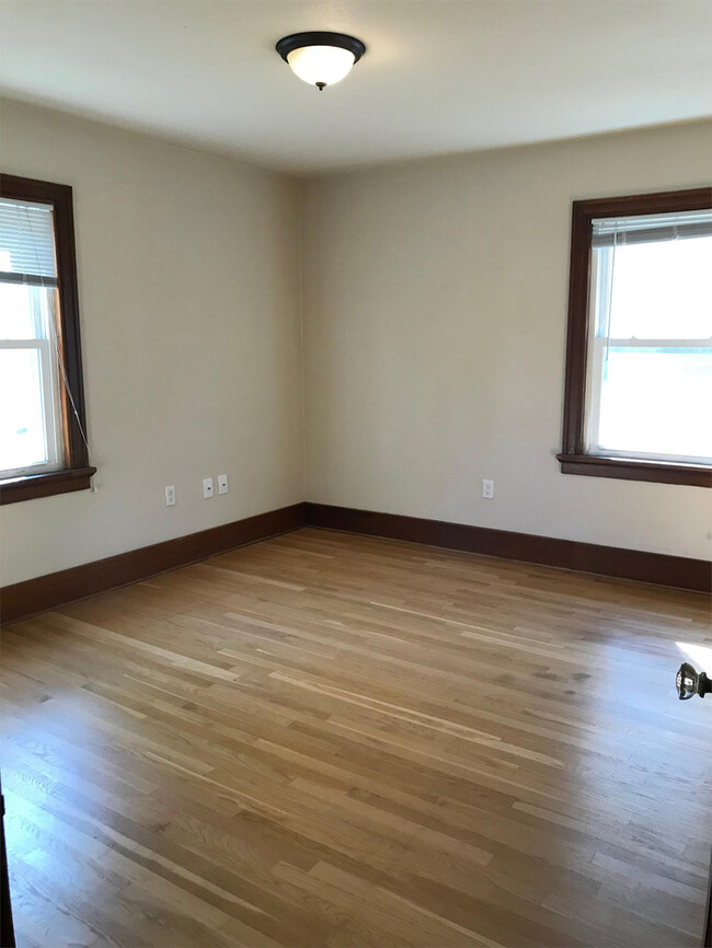 Building Photo - Gorgeous 2 bedroom apartment available!