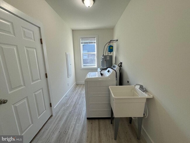 Building Photo - 100 Comanche Cir