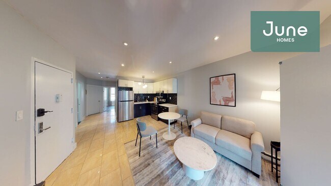 Building Photo - ROOM ONLY in 4-bed/2.0-bath Home