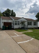 Building Photo - 1230 Roxton Dr