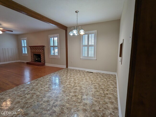 Foto del edificio - 6086 Lights Ferry Rd