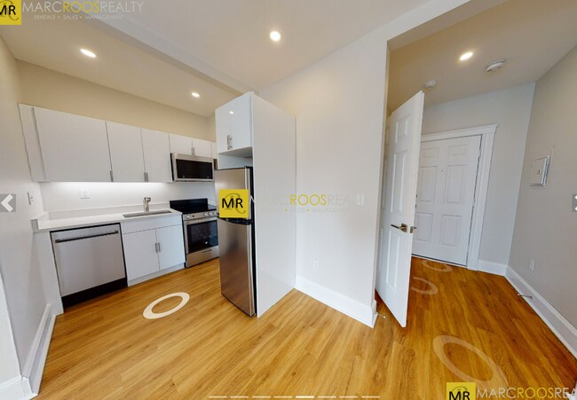 Foto del edificio - 822 Beacon St