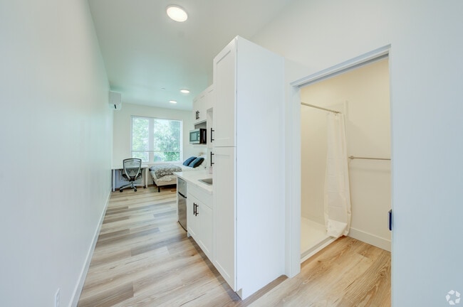 Studio, 1 BA 270 SF - Poet's Place