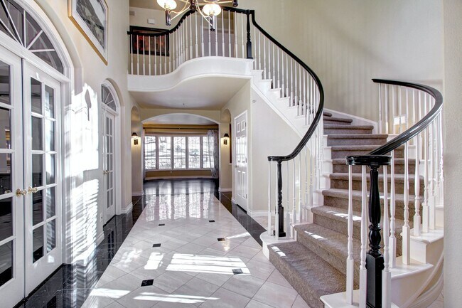 Building Photo - Castle Pines Village Custom Home for lease.
