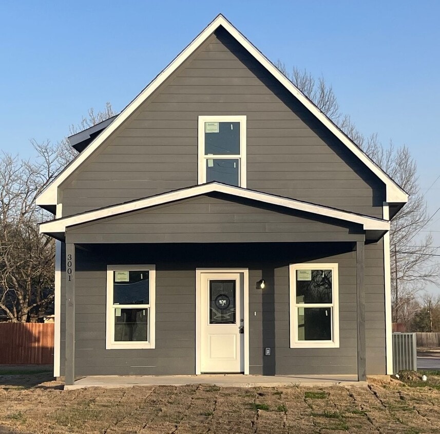 Primary Photo - 3001 Arapaho Rd