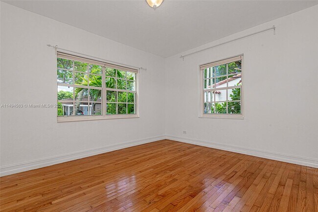 Foto del edificio - 1750 SW 16th St