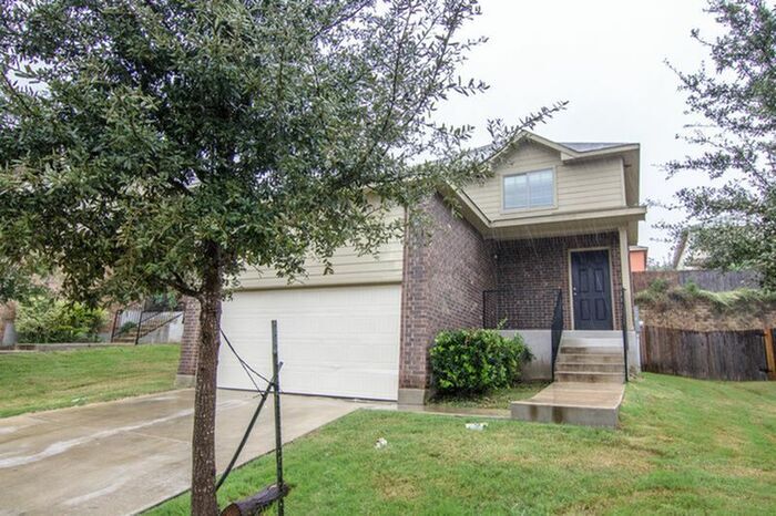 Building Photo - 2714 Majestic Dr