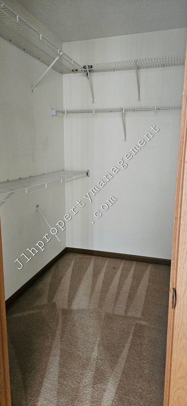 Foto del edificio - 3119 W Loras Dr