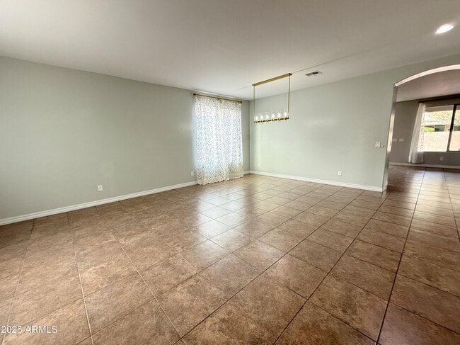 Foto del edificio - 2472 E Mead Dr