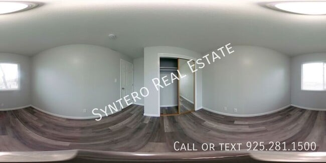 Building Photo - 1595 3rd Ave