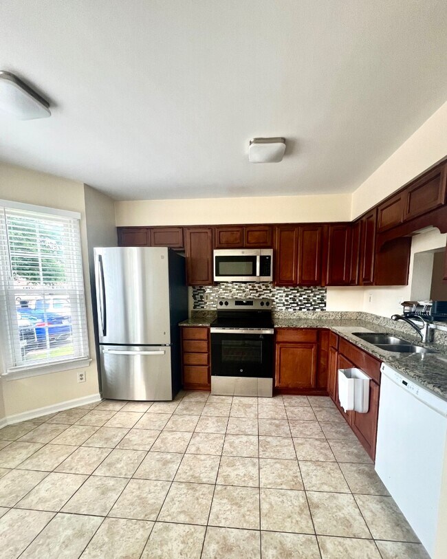 Foto del edificio - 4725 Ashbury Ln