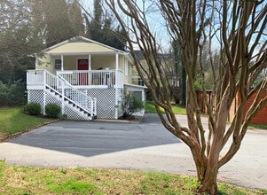 Building Photo - 353 Hillside St