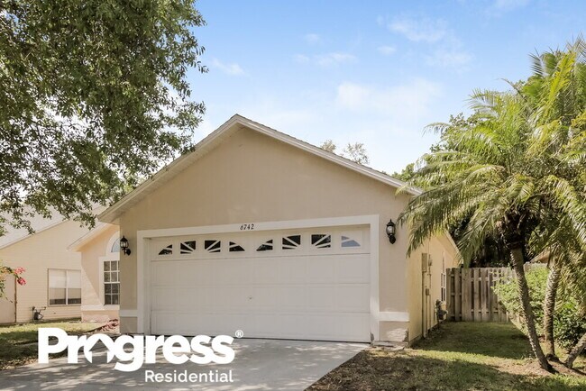 Building Photo - 6742 Fawn Ridge Dr
