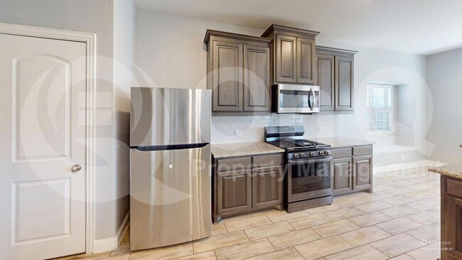 Foto del edificio - 4006 Whitetail Ln