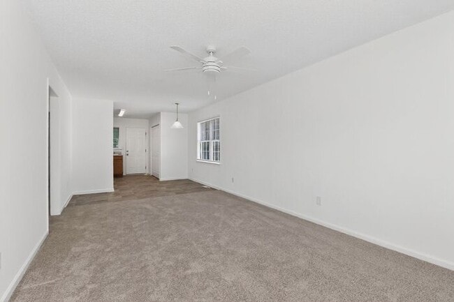 Building Photo - Well-Maintained 2BD/1BA Duplex in Concord, NC!