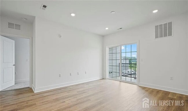 Building Photo - 28310 Radford Ct