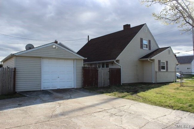 Foto del edificio - 164 Bloomingdale Rd