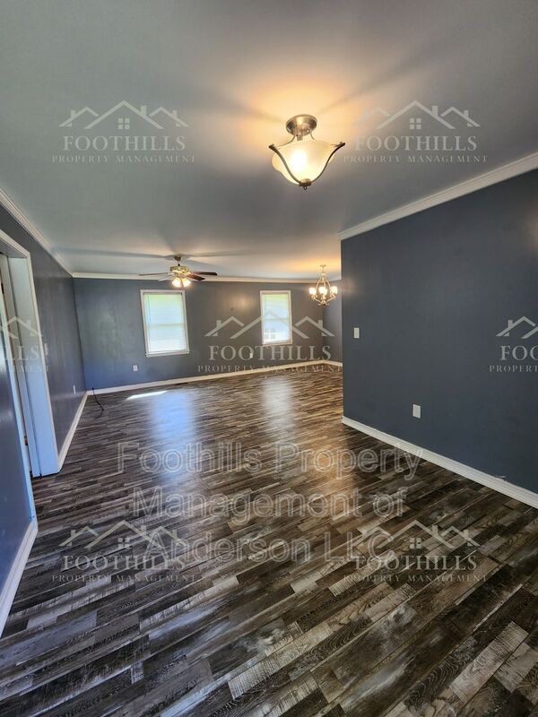 Foto del edificio - 211 Brady Cir