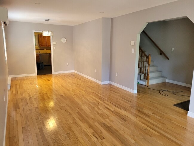 Building Photo - 102 Duffus Dr