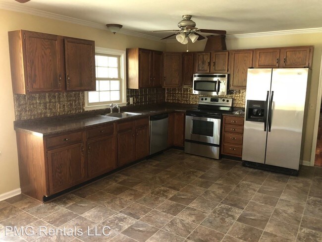 Building Photo - 3 br, 2.5 bath House - 123 Elliswood Dr