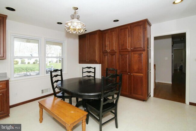 Foto del edificio - 8947 Colesbury Pl