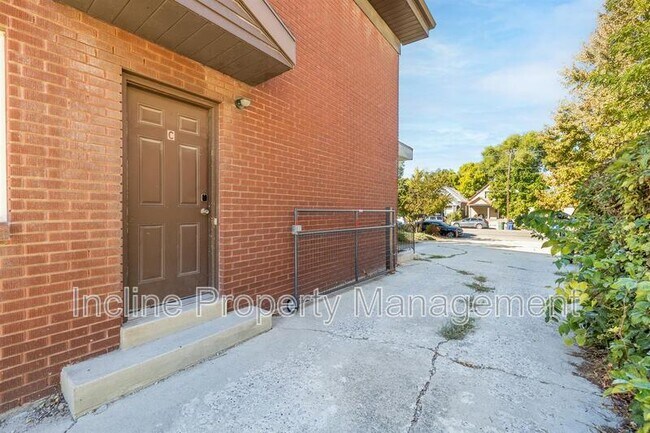 Photo - 627 E 500 S Apartment