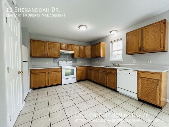 Building Photo - 13 Shenandoah Dr