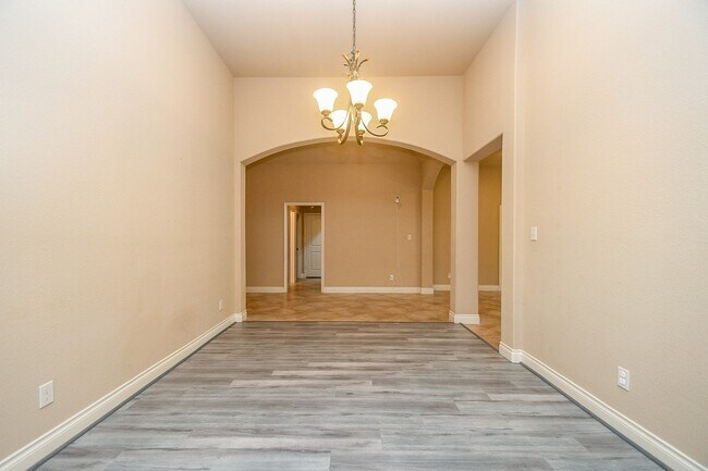 Foto del edificio - 2911 Village Brook Ln