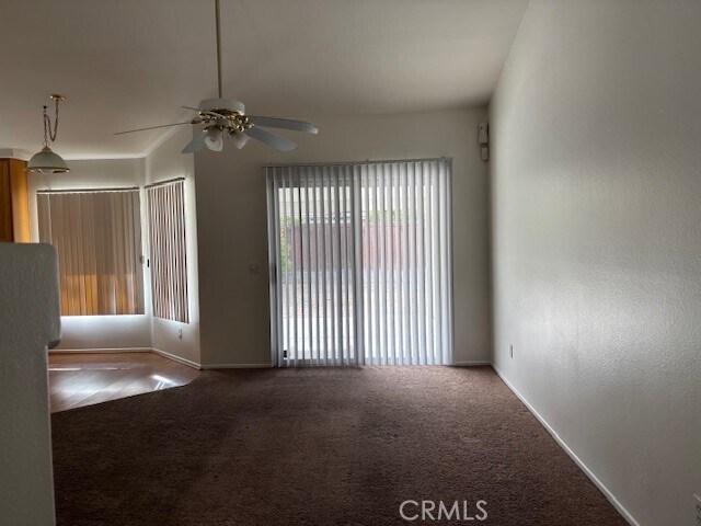 Foto del edificio - 1066 Birch Ln