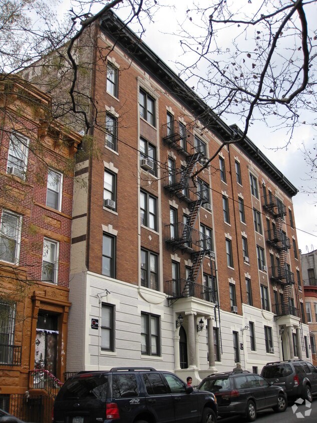 Building Photo - 461-465 46th St