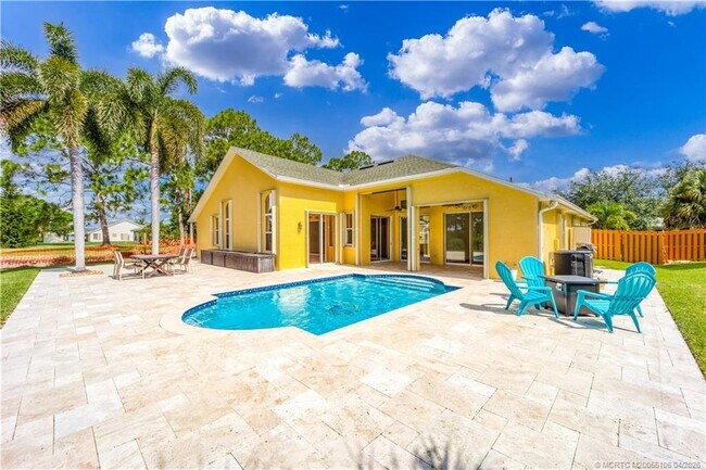 Foto del edificio - 5936 NW Brenda Cir