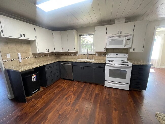 Building Photo - 124 S 400 W