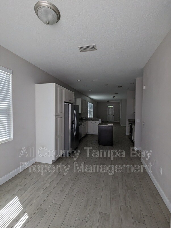 Foto del edificio - 1304 E Chelsea St