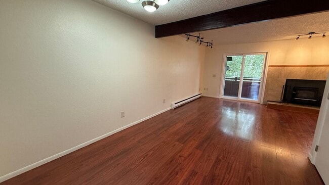 Building Photo - Spunky 3 bedroom 2.5 bath condo near JBER ...
