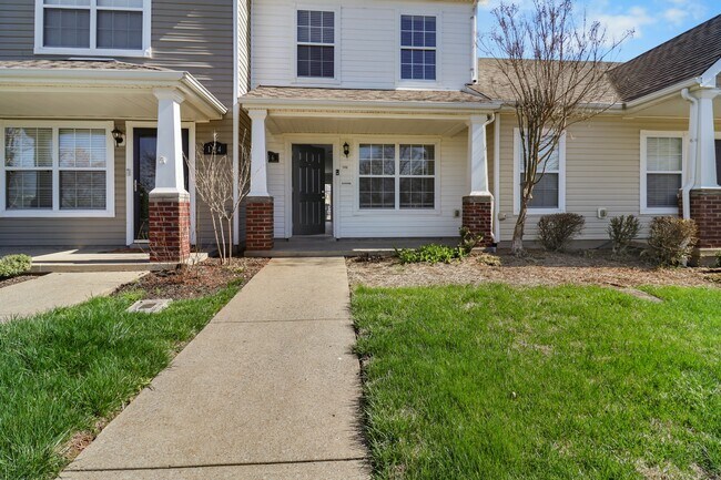 Foto del edificio - 106 Alexander Blvd