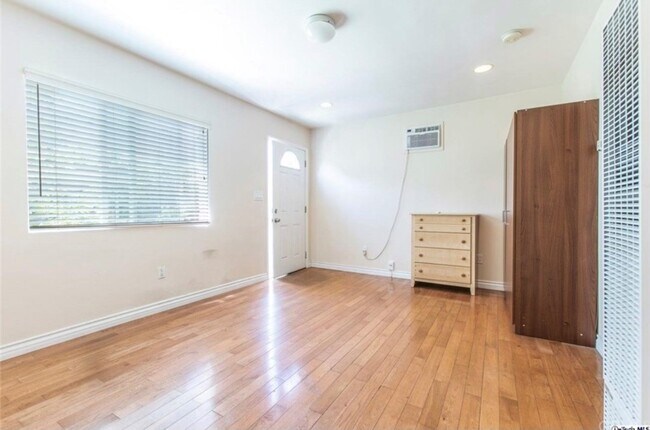Foto del edificio - 359 W Garfield Ave
