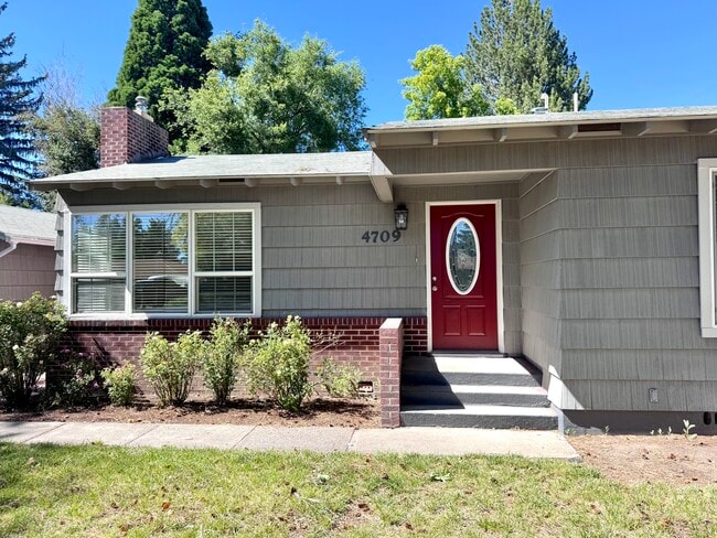 Building Photo - 4709 Laverne Ave