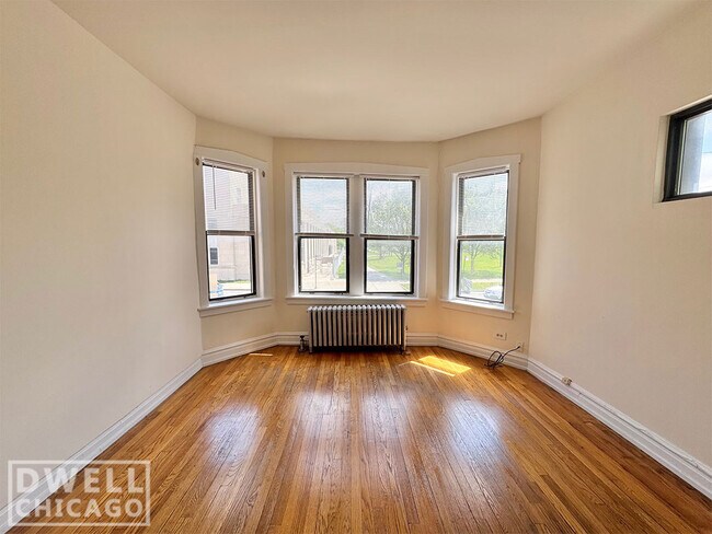 Building Photo - 1540 N Kedzie Ave