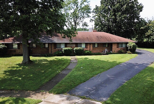 Foto del edificio - 2251 Candlewood Dr