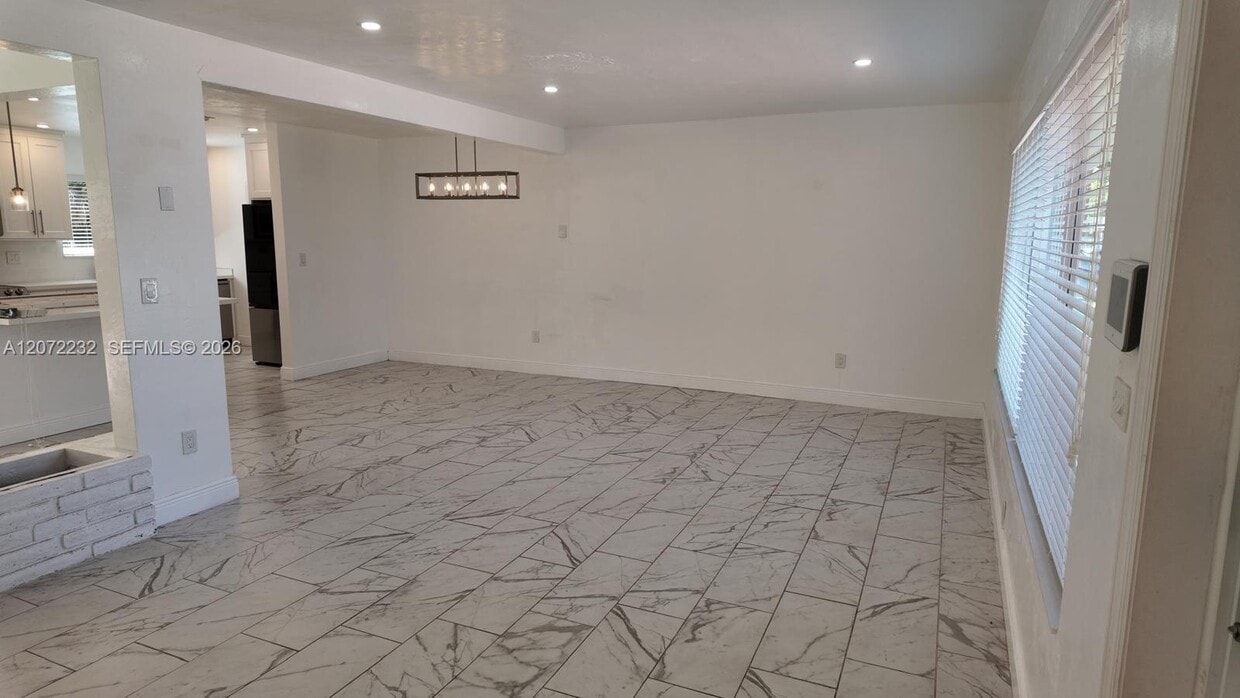Building Photo - 12140 NE Miami Ct