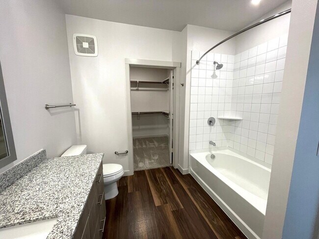 Building Photo - 15117 Fishtrap Rd