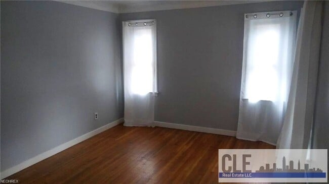 Building Photo - 3853 W 116th St
