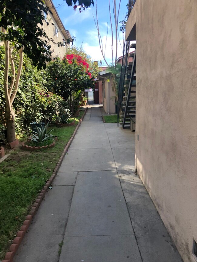 Foto del edificio - 1054 Broad Ave