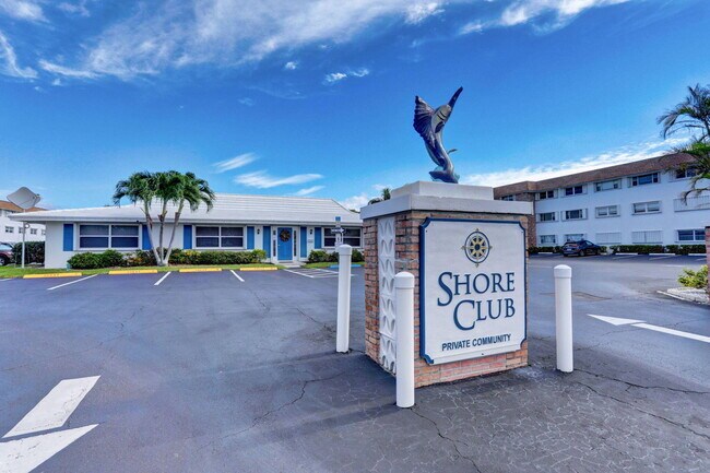 Foto del edificio - 100 Shore Ct