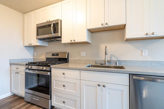 Foto del edificio - 556 Heathcliff Dr