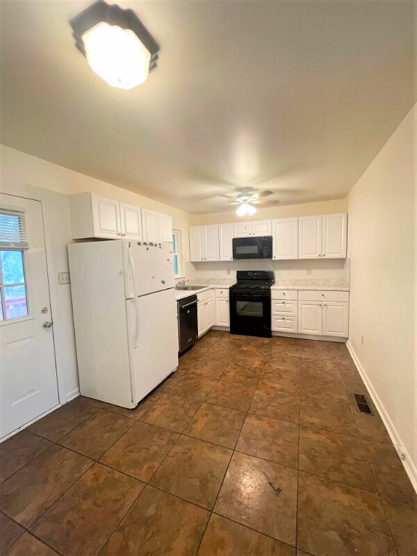 Building Photo - 380 S Albemarle St