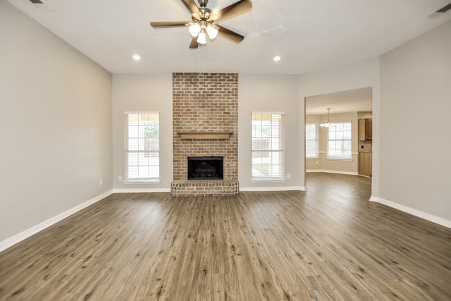 Building Photo - 105 Princeton Cir